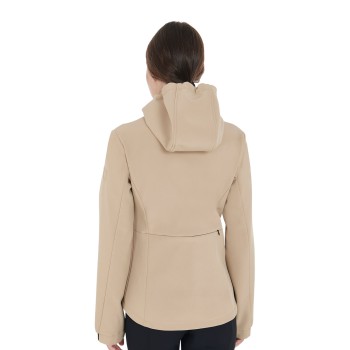 SLIM FIT SOFTSHELL-JACKE FÜR DAMEN MIT VERDECKTEN TASCHEN