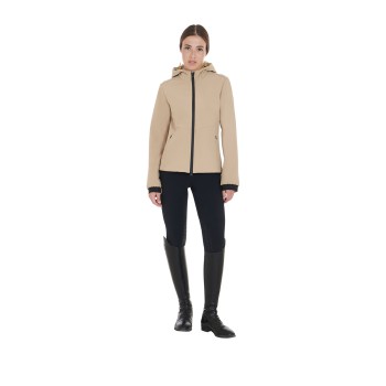 SLIM FIT SOFTSHELL-JACKE FÜR DAMEN MIT VERDECKTEN TASCHEN