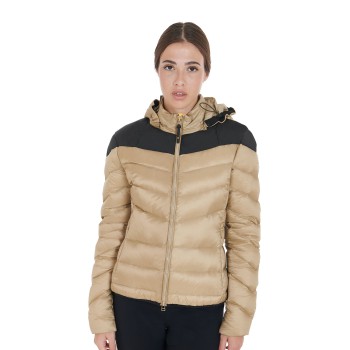 SLIM FIT DAUNENJACKE FÜR DAMEN MIT ABNEHMBARER KAPUZE